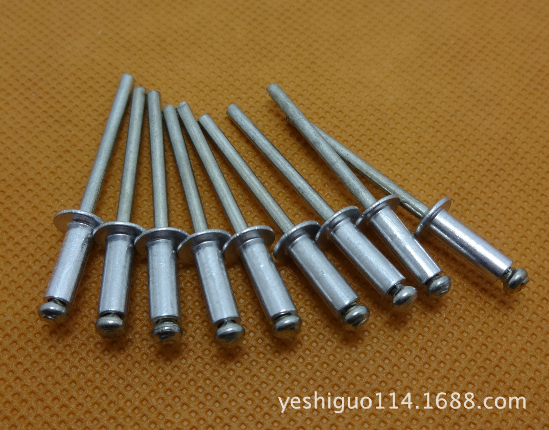 临沂云鹏钉业 专业生产铝铁合金开口型抽芯铆钉4x13的技术解析与性价比分析